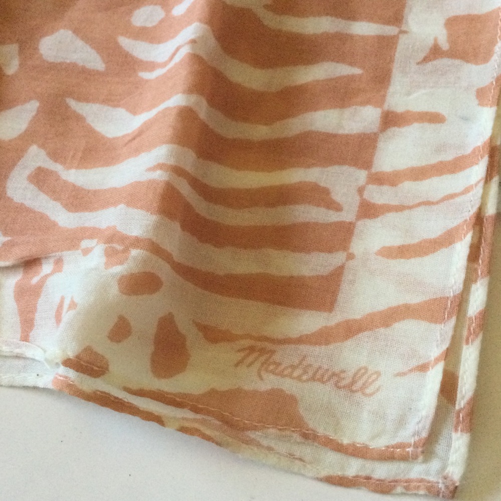 MADEWELL ORGANIC COTTON BANDANA CLAY AND WHITE MIXED ANIMAL PRINT NWOT - Picture 2 of 10